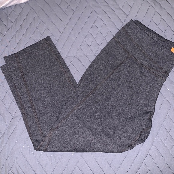 Lucy Pants - Dark gray cropped leggings